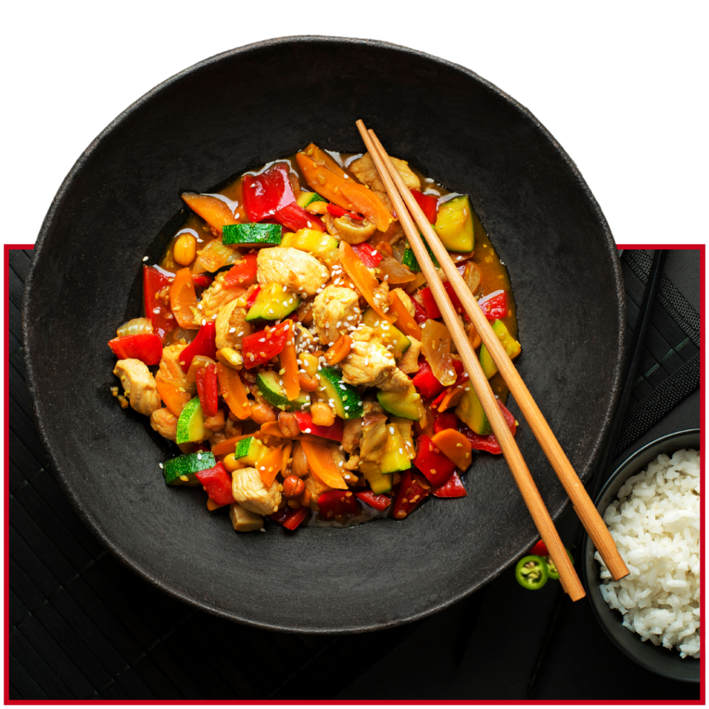 Auténtico pollo Kung Pao chino con maní y vegetales, experiencia culinaria incluida en tu viaje a medida por China