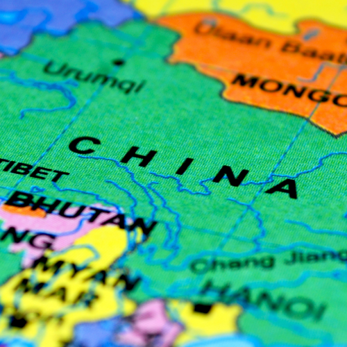 Mapa detallado de China mostrando fronteras con Mongolia, Tíbet, Bután y Myanmar